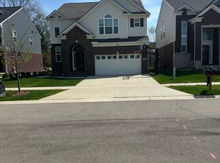 28488 Verona Dr, Novi, MI 48377