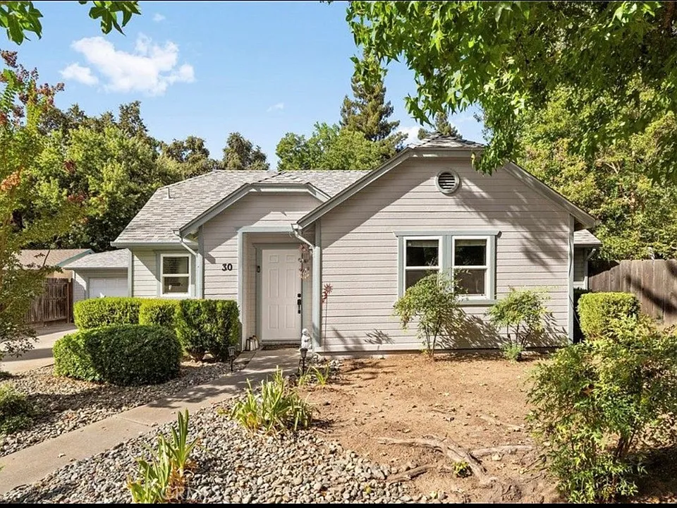 30 Burkeshire Ct