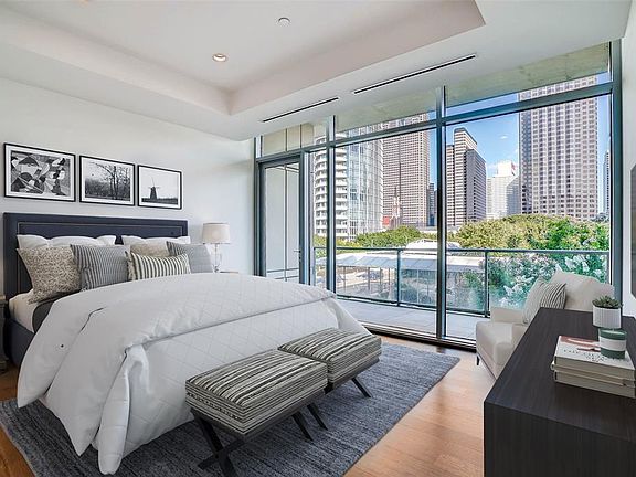 3rd image of 2025 Woodall Rodgers Fwy Unit 22