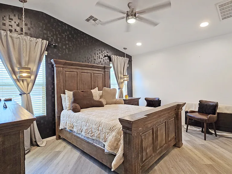 3913 S 185th Ln — Photo 20