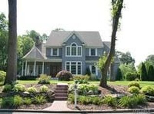 1 Carol Ln, East Moriches, NY 11940