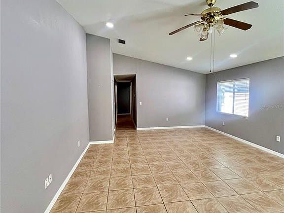 3rd image of 409 Abigail Rd