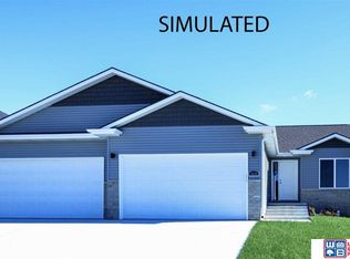 10264 Shoreline Dr, Lincoln, NE 68527