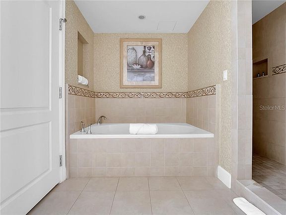 4th image of 7593 Gathering Dr APT 807