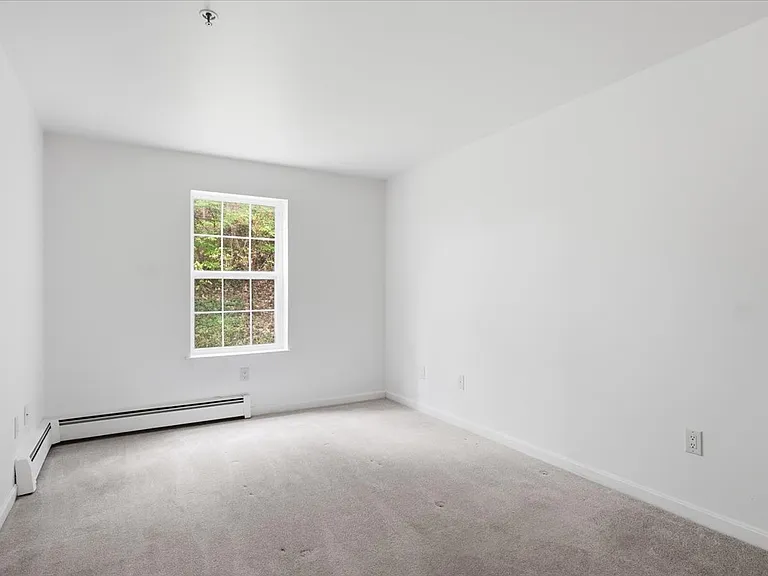 195 Hildred Dr — Photo 8