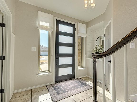 3rd image of 703 Ridge View Dr