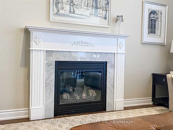 4th image of 28 Stollery Pond Cres