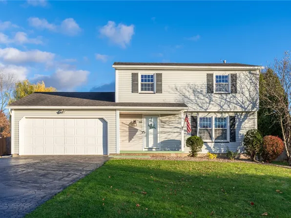 30 Foxshire Cir, Rochester, NY 14606