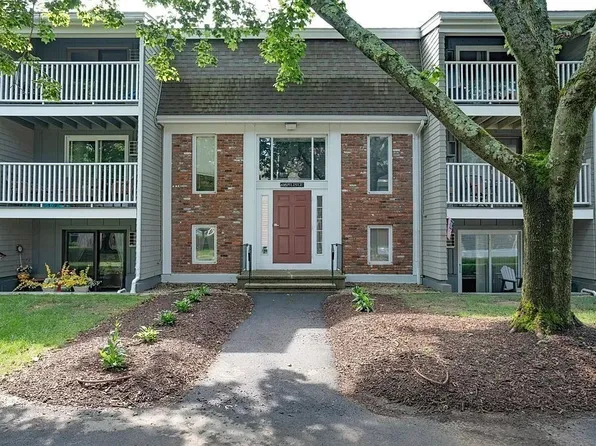 220 Bedford St #32, Bridgewater, MA 02324