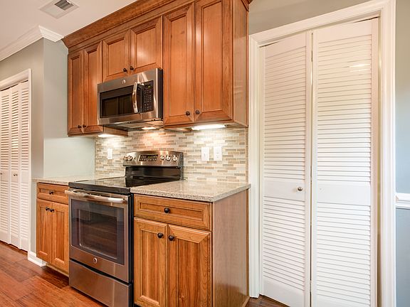 5th image of 2345 Hayloft Cres