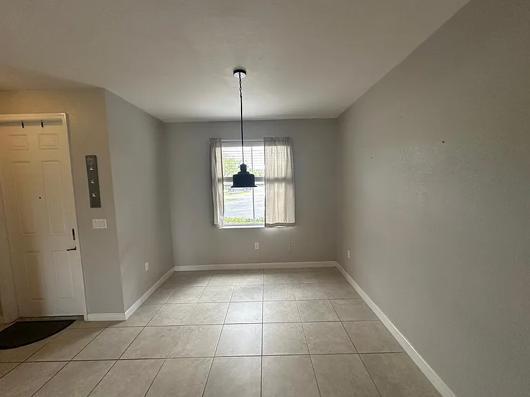 2819 SE 1st Dr #5 — Photo 13