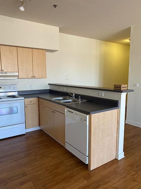 1st image of 1830 Gaylord St APT 211