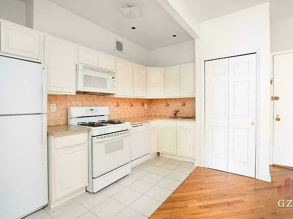 4th image of 306 E 105th St APT 2B