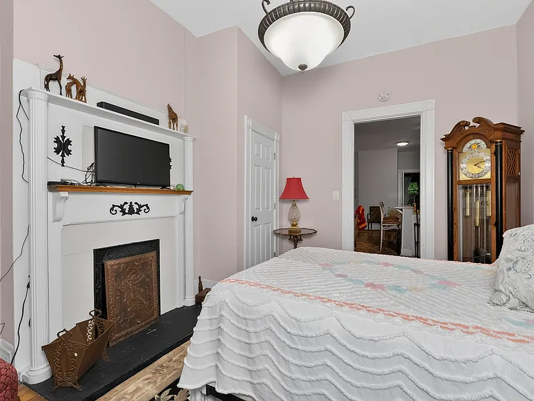 1311 Greenup St — Photo 15