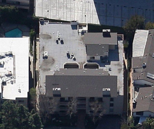 1st image of 16022 Moorpark St APT 304