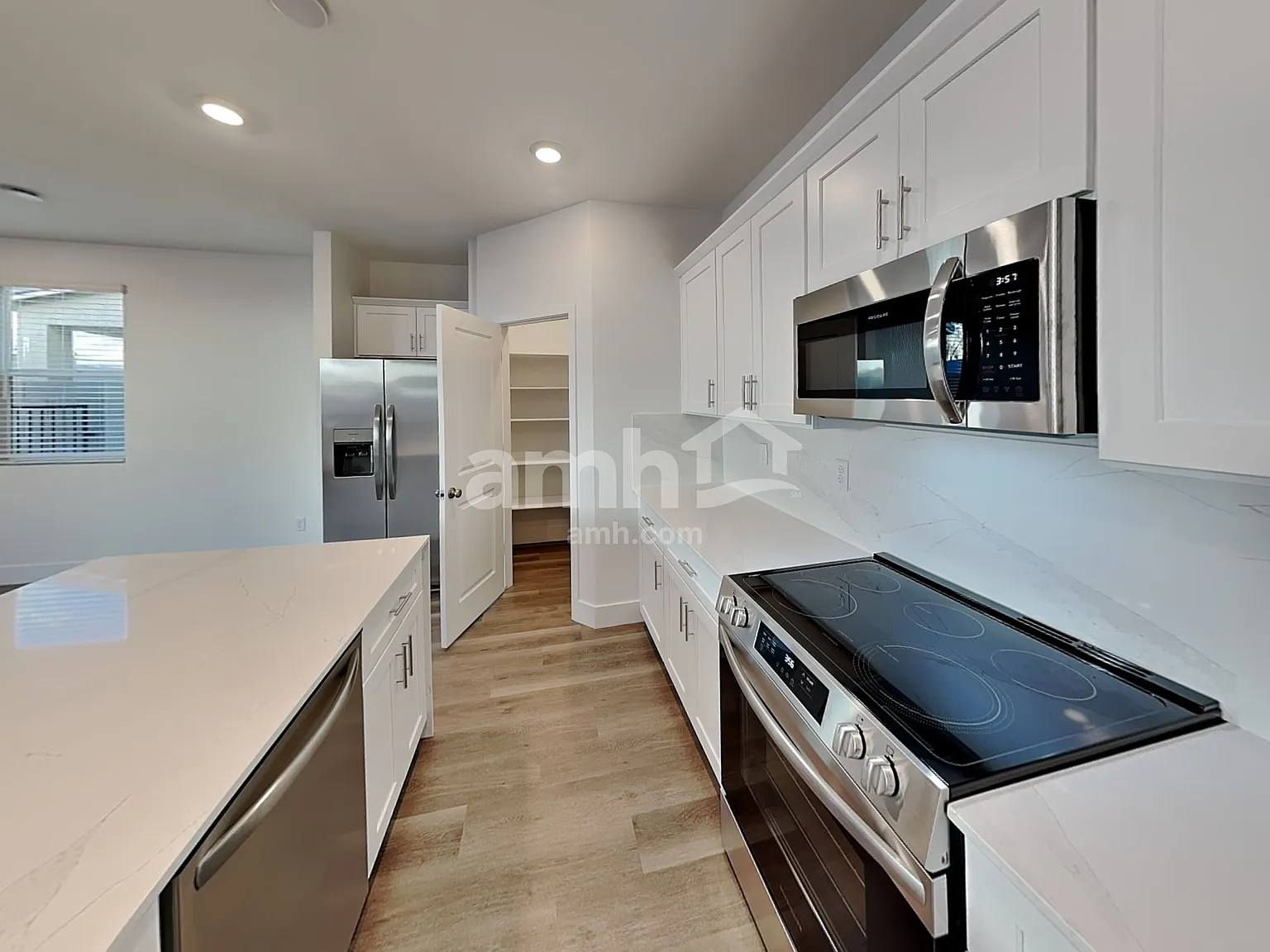 5 bed, 3.0 bath, 2395 sqft, $2,750 — Photo 3