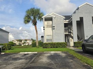 Fairways Green Condo, Pembroke Pines, FL 33025