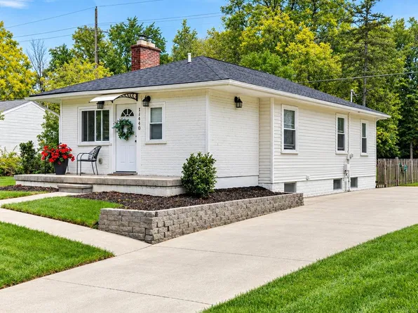 21470 Gill Rd, Farmington Hills, MI 48335