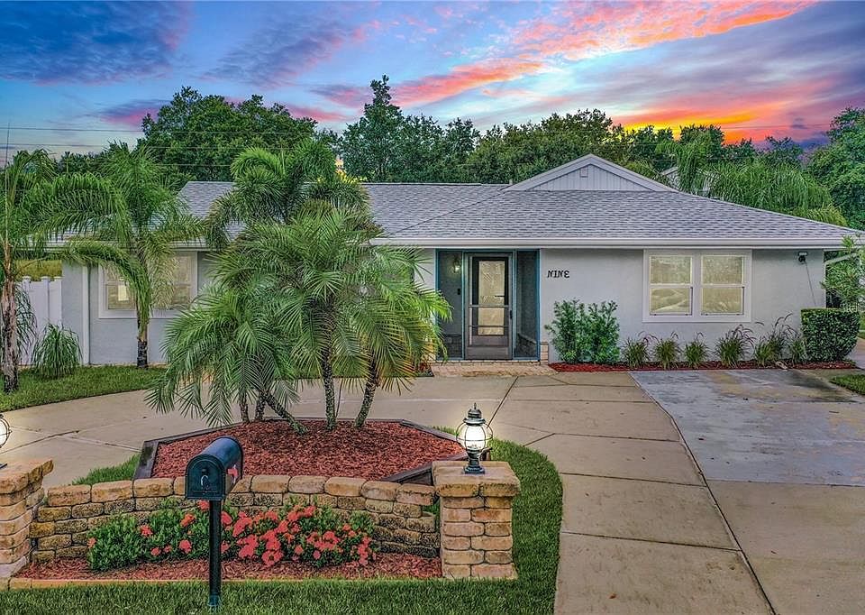 1st image of 9 Palm Ct