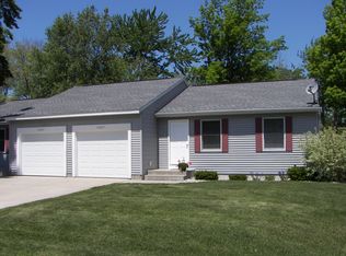 14807 Timber Ln, Spring Lake, MI 49456