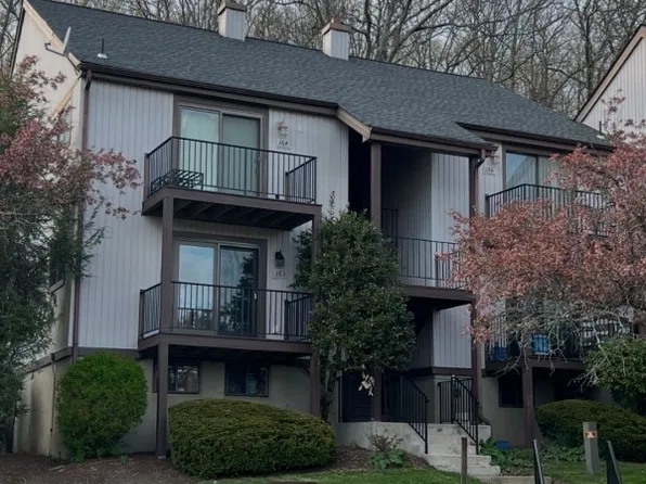 9163 Ashland Ct, Stanhope Boro, NJ 07874