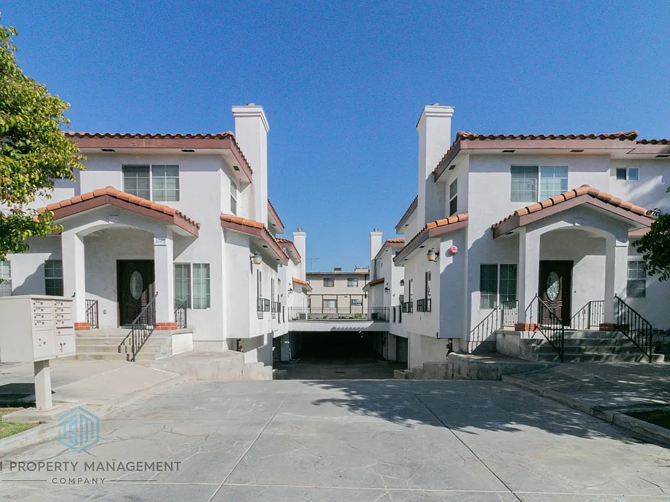 810 S Atlantic Blvd #1