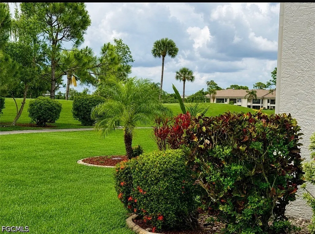 2 bed, 2.0 bath, 1370 sqft, $3,600 — Photo 3