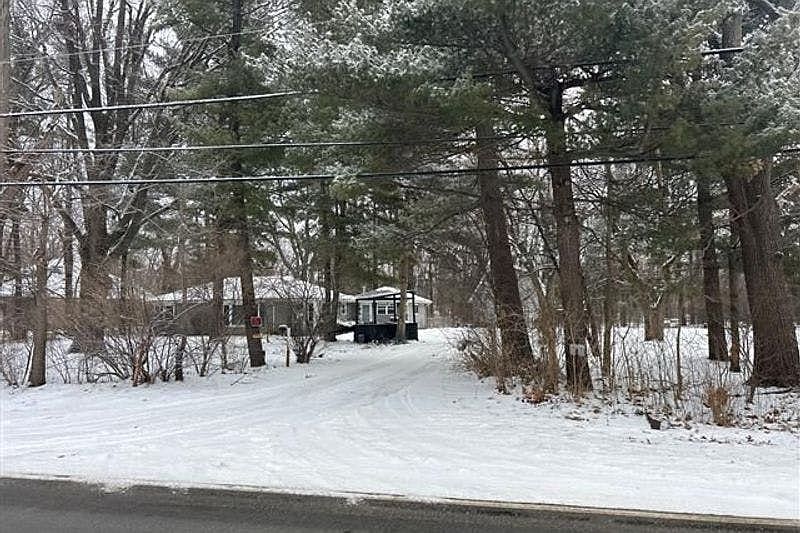 1st image of 2681 Waldron Rd