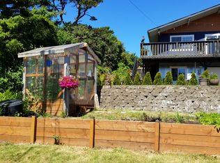 960 SW 12th St, Newport, OR 97365