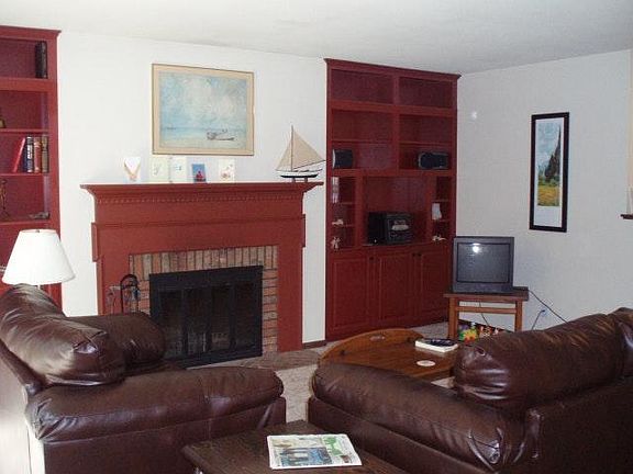 4th image of 2372 Central Ave