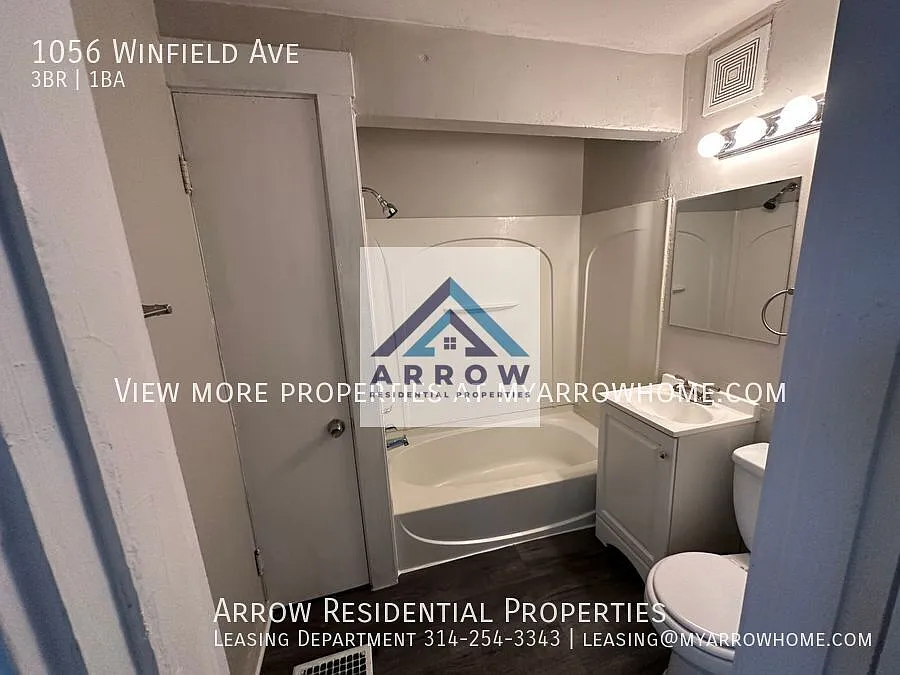 1056 Winfield Ave | 3 Beds, 1 Bath — Photo 4