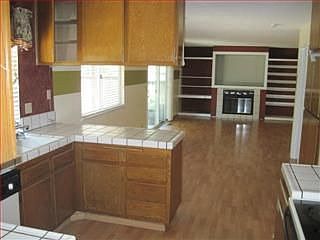 2nd image of 2563 Glen Dundee Way