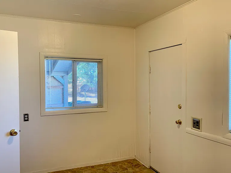 1250 Madison St — Photo 11
