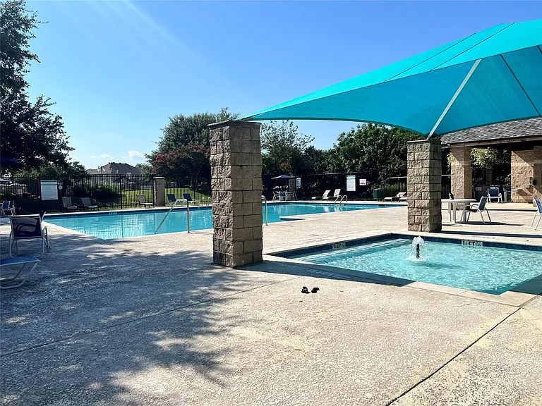302 Crabapple Dr — Photo 25