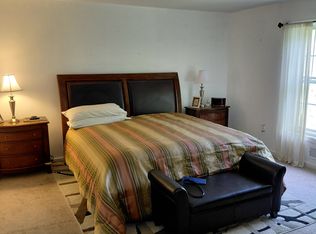 529 Sycamore Ln, East Stroudsburg, PA 18302