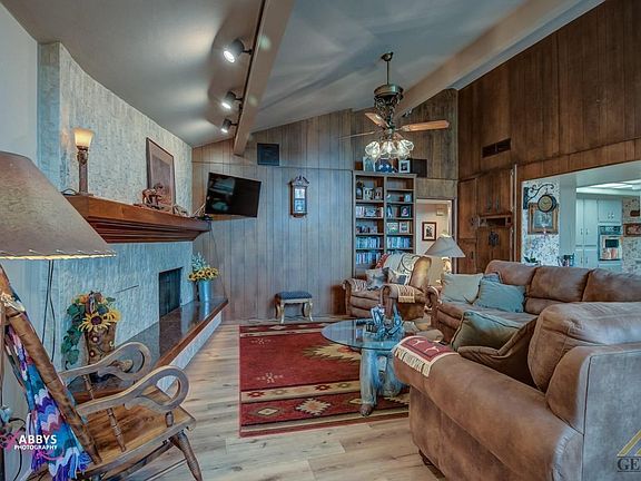 5th image of 2913 S Summit Cir