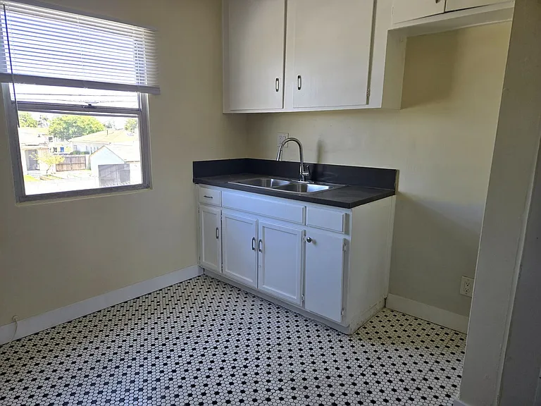 9450 S Western Ave — Photo 5