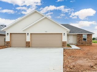 1312 N Maxine Ave, Nixa, MO 65714