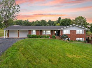 425 Parker Memorial Dr, Olive Hill, KY 41164
