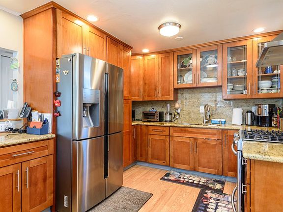 4th image of 321 Forest View Dr