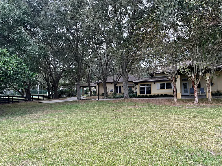35 Hickory Cir — Photo 8
