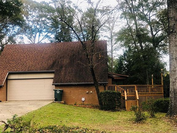 5th image of 200 Oakwood Dr
