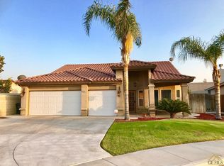 2701 Silver Shore Ln, Bakersfield, CA 93313