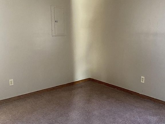 3rd image of 100 Eastlawn Dr #5