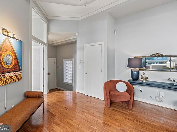 2nd image of 2380 Champlain St NW APT 202