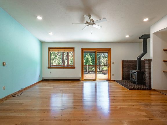 5th image of 15955 Rolands Way