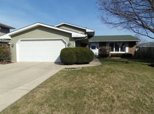 31 N Rosedale Ave, Aurora, IL 60506