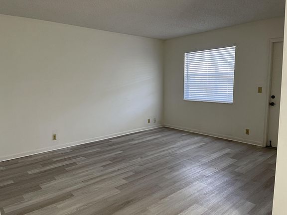 4th image of 1733 3rd Ave N APT 19