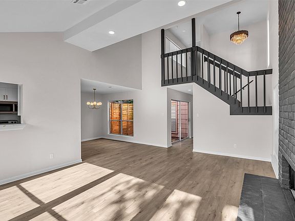 3rd image of 1907 Trixie Ln