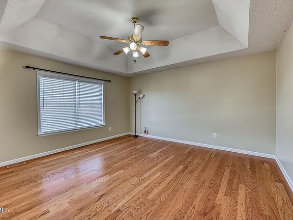 5th image of 1105 Kennesaw Dr